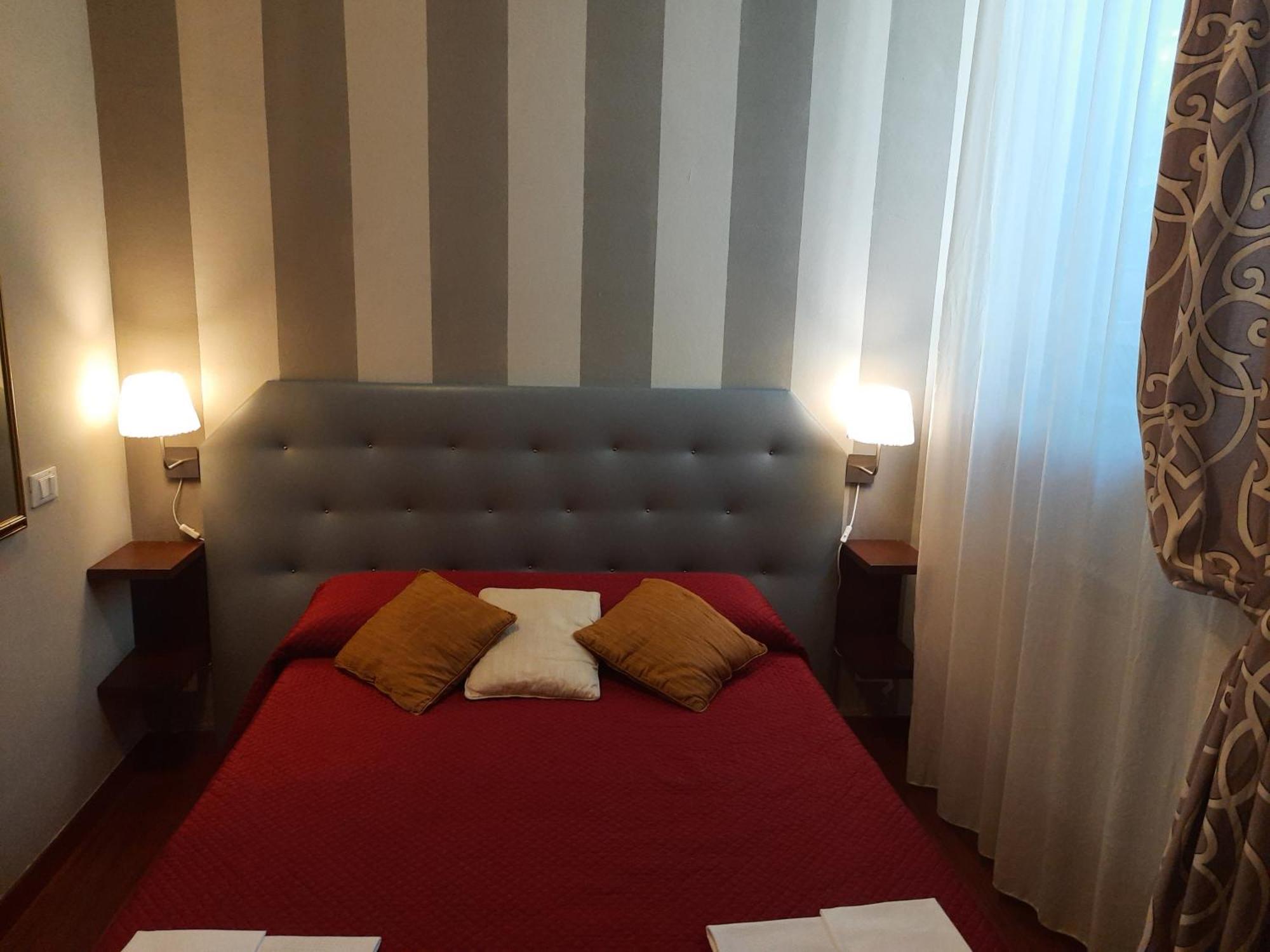 Hotel La Colonna  Lucca Habitación foto