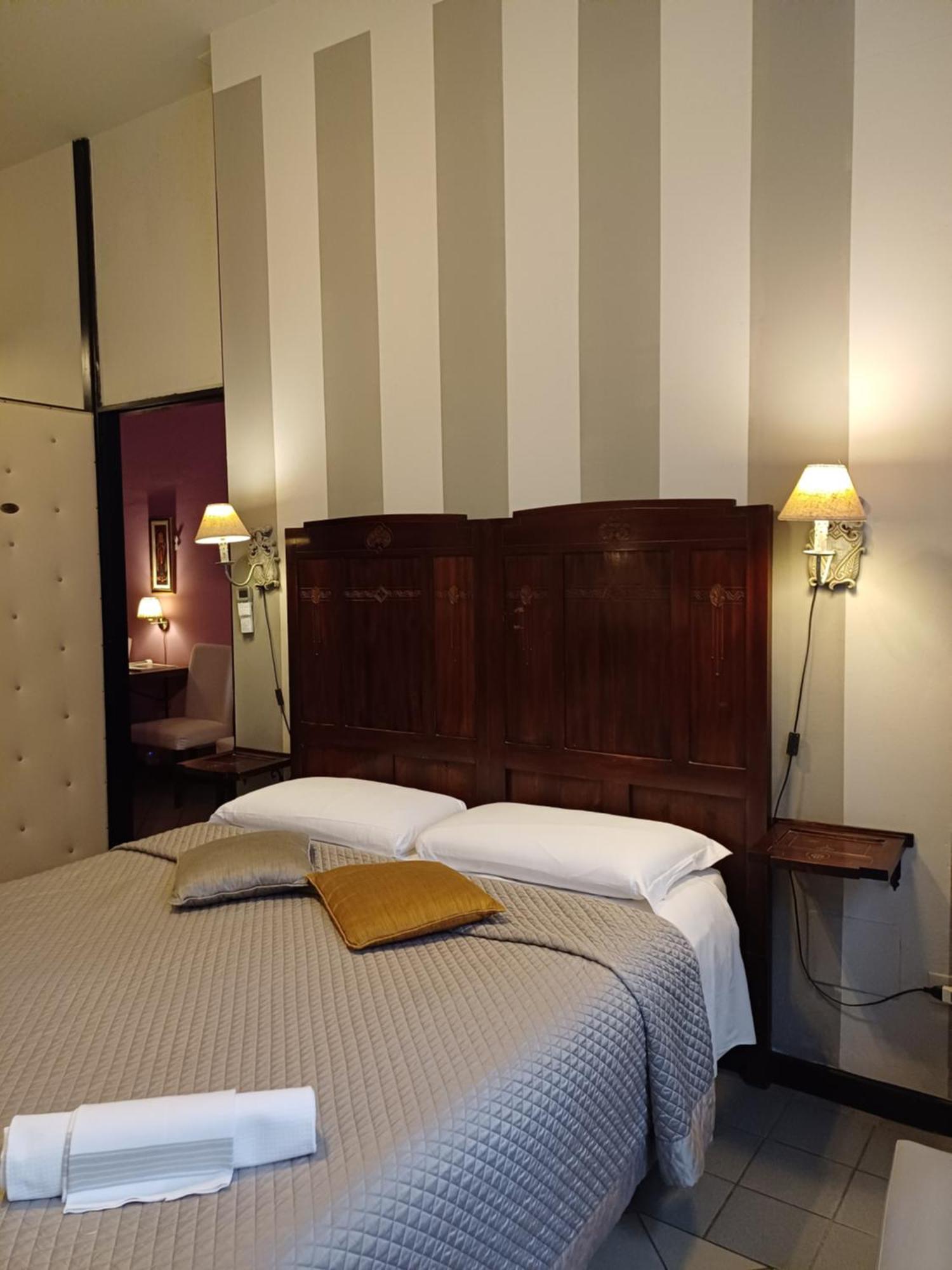 Hotel La Colonna  Lucca Habitación foto